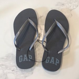 Gap flip flops